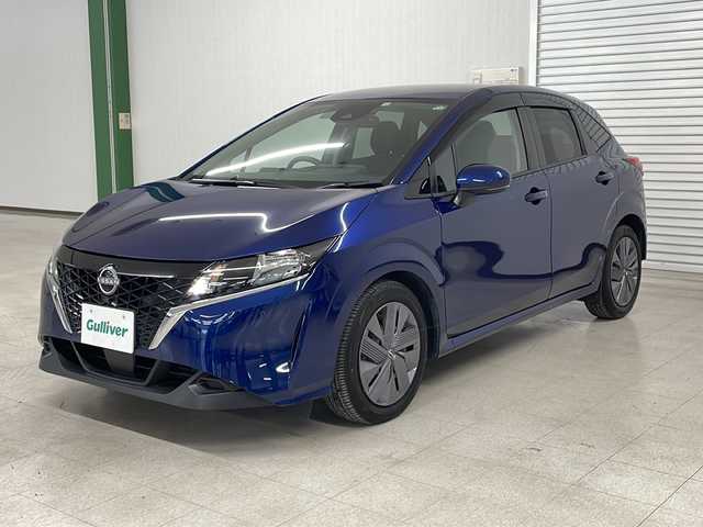 日産 ノート X 熊本県 2022(令4)年 1.4万km オーロラフレアブルーパール 純正ディスプレイオーディオ（ナビ/ラジオ/フルセグ/ＢＴ）/バックカメラ/ＥＴＣ/前方ドライブレコーダー/レーンキープアシスト/衝突軽減システム/横滑り防止装置/速度標識表示/標識検知支援/前後コーナーセンサー/ステアリングスイッチ/電動パーキングブレーキ/オートライト/オートハイビーム/プッシュスタート/スマートキー×２/純正フロアマット/ドアバイザー