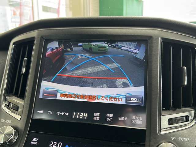 トヨタ クラウン ハイブリッド アスリートS J－フロンティア 埼玉県 2017(平29)年 13.6万km ホワイトパールクリスタルシャイン AIS検査済み/メーカー純正メモリナビゲーション/（CD/DVD/BT）/フルセグテレビ /バックカメラ/サンルーフ/アダプティブクルーズコントロール/プリクラッシュセーフティ/レーンキープアシスト/社外18インチアルミホイール/クリアランスソナー /LEDヘッドライト/LEDフォグランプ/パワーシート/シートヒーター/ハーフレザーシート/ウッドコンビステアリング/ステアリングリモコン/オートライト/オートリトラミラー/プッシュスタート/スマートキー/新車保証書/取扱説明書