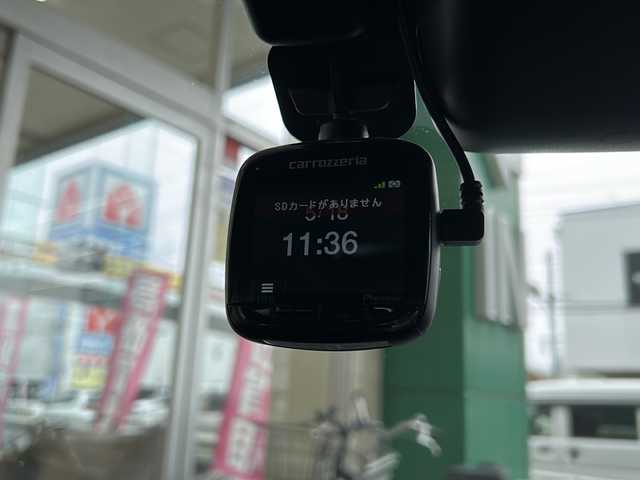 トヨタ クラウン ハイブリッド アスリートS J－フロンティア 埼玉県 2017(平29)年 13.6万km ホワイトパールクリスタルシャイン AIS検査済み/メーカー純正メモリナビゲーション/（CD/DVD/BT）/フルセグテレビ /バックカメラ/サンルーフ/アダプティブクルーズコントロール/プリクラッシュセーフティ/レーンキープアシスト/社外18インチアルミホイール/クリアランスソナー /LEDヘッドライト/LEDフォグランプ/パワーシート/シートヒーター/ハーフレザーシート/ウッドコンビステアリング/ステアリングリモコン/オートライト/オートリトラミラー/プッシュスタート/スマートキー/新車保証書/取扱説明書