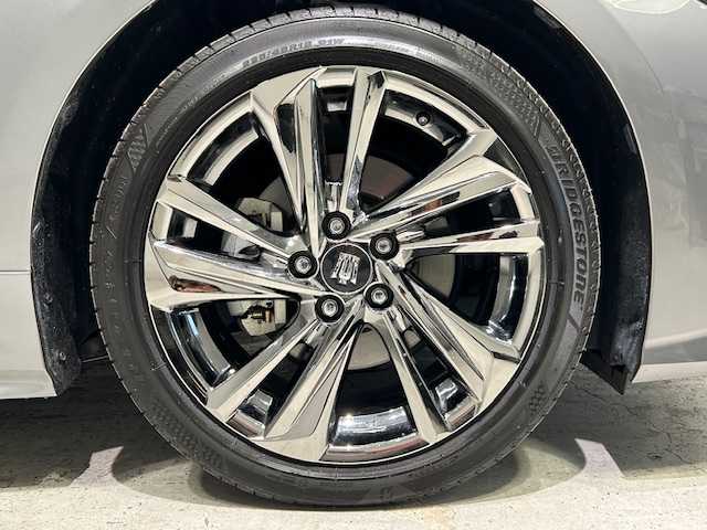 トヨタ クラウン ハイブリッド RS アドバンス 宮城県 2021(令3)年 0.3万km シルバー 純正ナビ/トヨタセーフティセンス/・プリクラッシュセーフティー/・レーントレーシングアシスト/・レーダークルーズコントロール/・ロードサインアシスト/・アダプティブハイビームシステム/先行者発進告知機能/ブラインドスポットモニター/インテリジェントクリアランスソナー/リヤクロストラフィックオートブレーキ/ヘッドアップディスプレイ/三眼LEDヘッドライト/フォグランプ/オートライト/シートメモリ/パワーシート/ハンドルヒーター/シートヒーター/エアーシート/バックカメラ/フルセグTV/Bluetooth、CD/純正ビルトイン2.0ETC/純正前後ドライブレコーダー/純正フロアマット/純正アルミホイール