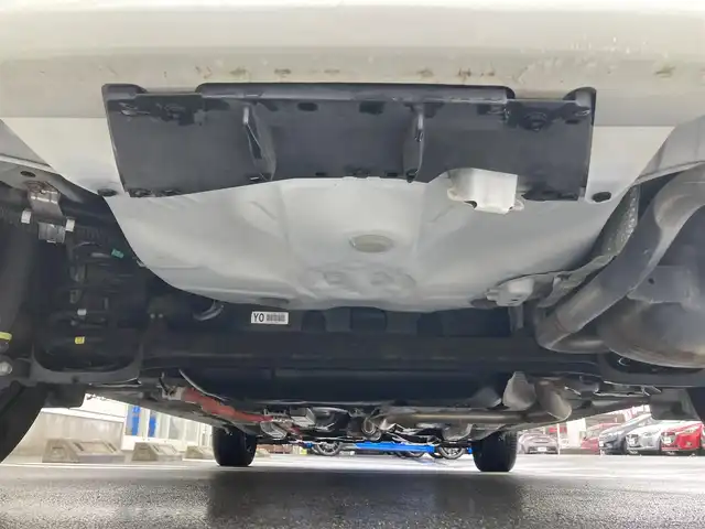 トヨタ アクア G 静岡県 2014(平26)年 8.5万km ライムホワイトパールクリスタルシャイン 社外HDDナビ(AVIC-ZH0009)/　AM FM CD DVD Bluetooth USB/バックモニター/HIDオートヘッドランプ/ステアリングリモコン/アイドリングストップ/スマートキー2本/純正ラゲッジマット/ドアバイザー/純正フロアマット/ワンオーナー/フルセグTV/ETC/シートヒーター(前席)