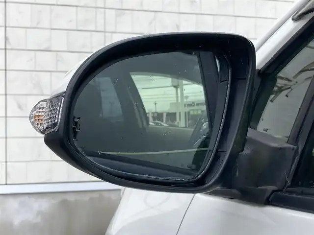 トヨタ アクア G 静岡県 2014(平26)年 8.5万km ライムホワイトパールクリスタルシャイン 社外HDDナビ(AVIC-ZH0009)/　AM FM CD DVD Bluetooth USB/バックモニター/HIDオートヘッドランプ/ステアリングリモコン/アイドリングストップ/スマートキー2本/純正ラゲッジマット/ドアバイザー/純正フロアマット/ワンオーナー/フルセグTV/ETC/シートヒーター(前席)