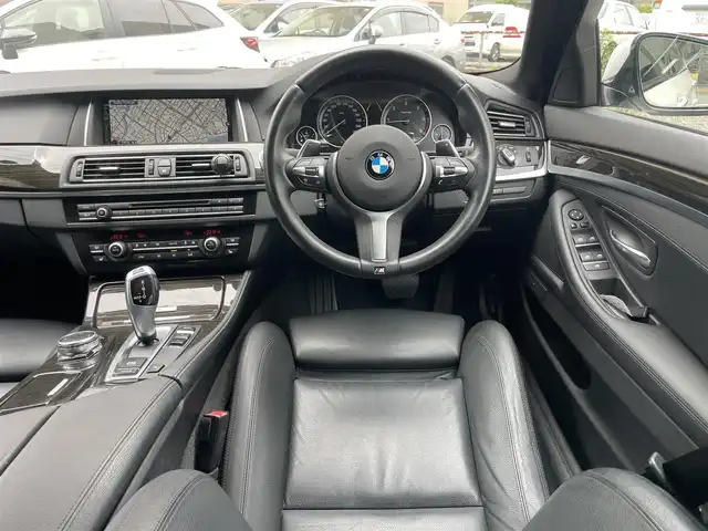 ＢＭＷ ５２３ｄ Mスポーツ ザ・ピーク 東京都 2017(平29)年 3.1万km アルピンホワイトⅢ 特別仕様車【THE PEAK No.199/260】/純正HDDナビ/（DVD/フルセグTV/Bluetooth/USB）/バックカメラ/ミラー一体型ETC/前後ドライブレコーダー/革シート/前席パワーシート/D席メモリシート/シートヒーター/ステアマチック/ドライビンングアシストプラス/・アクティブクルーズコントロール/・衝突回避・被害軽減ブレーキ/・前車接近警告機能/・レーン・ディパーチャー・ウォーニング/純正OP20インチアルミホイール/純正LEDヘッドライト/スマートキー/スペアキー1本/保証書/取扱説明書