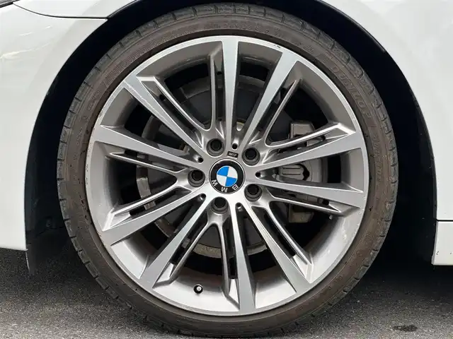 ＢＭＷ ５２３ｄ Mスポーツ ザ・ピーク 福島県 2017(平29)年 3.1万km アルピンホワイトⅢ 特別仕様車【THE PEAK No.199/260】/純正ナビ(CD/DVD/BT/USB/AUX)/バックカメラ/ミラー一体型ETC/前後ドライブレコーダー/黒レザーシート/パワーシート/シートヒーター/ステアマチック/ドライビンングアシストプラス/・アクティブクルーズコントロール/・衝突回避・被害軽減ブレーキ/・前車接近警告機能/・レーン・ディパーチャー・ウォーニング/純正20AW/純正LEDヘッドライト/パドルシフト/ステアリングスイッチ/コンフォートアクセス/スマートキー/保証書/取扱説明書/スペアキー