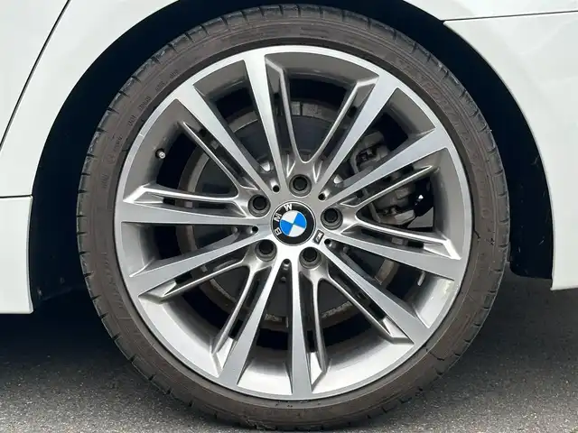 ＢＭＷ ５２３ｄ Mスポーツ ザ・ピーク 福島県 2017(平29)年 3.1万km アルピンホワイトⅢ 特別仕様車【THE PEAK No.199/260】/純正ナビ(CD/DVD/BT/USB/AUX)/バックカメラ/ミラー一体型ETC/前後ドライブレコーダー/黒レザーシート/パワーシート/シートヒーター/ステアマチック/ドライビンングアシストプラス/・アクティブクルーズコントロール/・衝突回避・被害軽減ブレーキ/・前車接近警告機能/・レーン・ディパーチャー・ウォーニング/純正20AW/純正LEDヘッドライト/パドルシフト/ステアリングスイッチ/コンフォートアクセス/スマートキー/保証書/取扱説明書/スペアキー