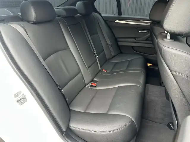 ＢＭＷ ５２３ｄ Mスポーツ ザ・ピーク 福島県 2017(平29)年 3.1万km アルピンホワイトⅢ 特別仕様車【THE PEAK No.199/260】/純正ナビ(CD/DVD/BT/USB/AUX)/バックカメラ/ミラー一体型ETC/前後ドライブレコーダー/黒レザーシート/パワーシート/シートヒーター/ステアマチック/ドライビンングアシストプラス/・アクティブクルーズコントロール/・衝突回避・被害軽減ブレーキ/・前車接近警告機能/・レーン・ディパーチャー・ウォーニング/純正20AW/純正LEDヘッドライト/パドルシフト/ステアリングスイッチ/コンフォートアクセス/スマートキー/保証書/取扱説明書/スペアキー
