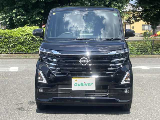 日産 ルークス ハイウェイスター X 神奈川県 2023(令5)年 0.4万km ブラック ワンオーナー/インテリジェントエマージェンシーブレーキ/踏み間違え防止アシスト/車線逸脱防止警報/アシスト/前方衝突予測警報/純正9インチナビ/CD/DVD/Bluetooth/地デジ/アラウンドビューモニター/ナビ連動ドライブレコーダー(前方/室内)/ETC2.0/両側パワースライドドア/LEDヘッドランプ/オートライト/プラズマクラスター付きリアシーリングファン/リアドアロールサンシェード/スマートキー/スペアキーあり/保証書/取説/ナビ取説あり