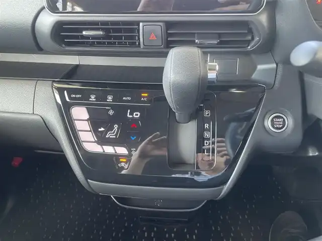 日産 ルークス ハイウェイスター X 神奈川県 2023(令5)年 0.4万km ブラック ワンオーナー/インテリジェントエマージェンシーブレーキ/踏み間違え防止アシスト/車線逸脱防止警報/アシスト/前方衝突予測警報/純正9インチナビ/CD/DVD/Bluetooth/地デジ/アラウンドビューモニター/ナビ連動ドライブレコーダー(前方/室内)/ETC2.0/両側パワースライドドア/LEDヘッドランプ/オートライト/プラズマクラスター付きリアシーリングファン/リアドアロールサンシェード/スマートキー/スペアキーあり/保証書/取説/ナビ取説あり