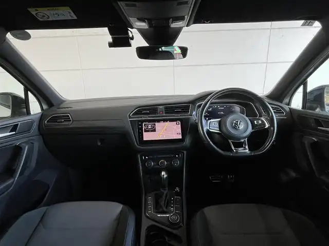 フォルクスワーゲン ティグアン TDI 4モーション Rライン ブラックスタイル 山形県 2020(令2)年 3.7万km オリックスホワイトパールエフェクト Discover Proナビ/・CD/DVD/Bluetooth/AUX/USB/・Apple CarPlay/Android Auto/・フルセグTV/・360°サラウンドビューカメラ/アダプティブクルーズコントロール/プリクラッシュセーフティ/ブラインドスポットアシスト/レーンキープアシスト/パーキングアシスト/・ステアリングサポート機能/走行モード/LEDオートライト/オートハイビーム/ハーフレザーシート/シートヒーター（ALL）/オートホールド/電動リヤゲート/専用純正19インチアルミ