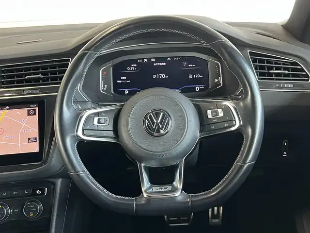 フォルクスワーゲン ティグアン TDI 4モーション Rライン ブラックスタイル 山形県 2020(令2)年 3.7万km オリックスホワイトパールエフェクト Discover Proナビ/・CD/DVD/Bluetooth/AUX/USB/・Apple CarPlay/Android Auto/・フルセグTV/・360°サラウンドビューカメラ/アダプティブクルーズコントロール/プリクラッシュセーフティ/ブラインドスポットアシスト/レーンキープアシスト/パーキングアシスト/・ステアリングサポート機能/走行モード/LEDオートライト/オートハイビーム/ハーフレザーシート/シートヒーター（ALL）/オートホールド/電動リヤゲート/専用純正19インチアルミ