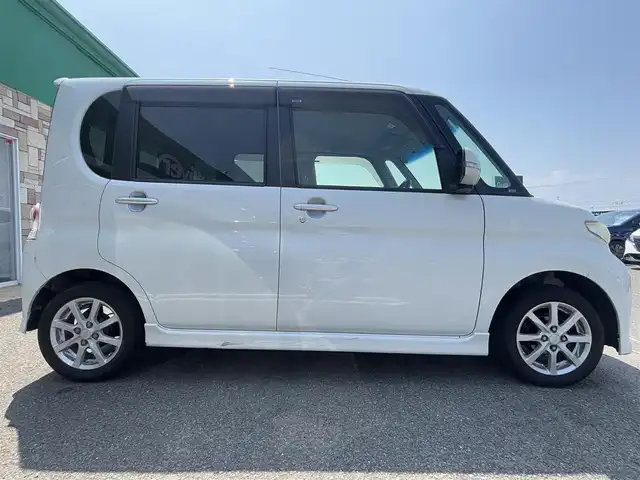 ダイハツ タント カスタム X 徳島県 2011(平23)年 12.7万km パールホワイトⅢ 片側パワースライドドア/社外SDナビ【NR-MZ33】/（バックカメラ/Bluetooth/フルセグTV/CD/DVD）/オートエアコン/純正アルミホイール/純正フロアマット/電格ミラー/ドアバイザー/スマートキー