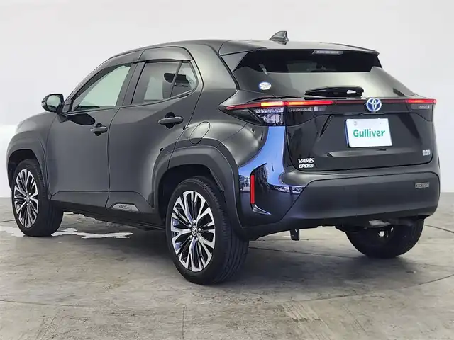 トヨタ ヤリスクロス ハイブリッド Z 愛知県 2023(令5)年 3.8万km ブラックマイカ トヨタセーフティセンス/　　・プリクラッシュセーフティ/　　・レーントレーシングアシスト/　　・レーンディバーチャーアラート/　　・レーダークルーズコントロール/　　・オートマチックハイビーム/　　・ロードサインアシスト/ブラインドスポットモニター/ヘッドアップディスプレイ/デジタルインナーミラー/ドライブレコーダー/メーカーオプション8インチディスプレイオーディオ/　　・Bluetooth対応/パノラミックビューモニター/革巻きステアリング/ステアリングリモコン/ステアリングヒーター/ハーフレザーシート/パワーシート（D席）/シートヒーター（前席）/純正LEDヘッドライト/純正18インチアルミホイール