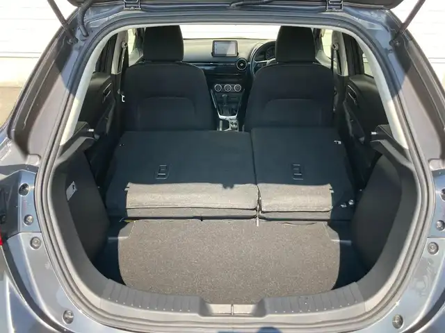 マツダ デミオ 15S 静岡県 2018(平30)年 3.4万km マシーングレープレミアムM スマートシティブレーキサポート/純正SDナビ/　AM FM CD DVD Bluetooth USB AUX/フルセグTV/ETC/LEDオートヘッドランプ/シートヒーター(前席)/純正15インチアルミホイール/リアクリアランスソナー/スマートキー2本/MTモード付AT/アイドリングストップ/ワンオーナー/バックモニター/前後方ドライブレコーダー