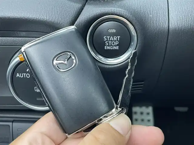 マツダ ロードスター ＲＦ S 群馬県 2023(令5)年 1.4万km ディープクリスタルブルーマイカ 6速ミッション/電動オープン/純正7インチナビ/(FM/AM/Bluetooth/USB/AUX/Apple CarPlay/Android Auto)/ブラインドスポットモニター/クルーズコントロール/車線逸脱警報システム/4輪アンチロックブレーキシステム/横滑り防止機構/アダプティブLEDヘッドライト/前席シートヒーター