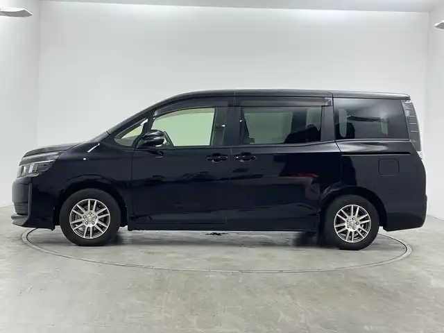 トヨタ ヴォクシー X 群馬県 2015(平27)年 8.8万km ブラック 純正９型ナビ　バックカメラ　純正ビルトインＥＴＣ　純正ドライブレコーダー　ステアリングリモコン　オートライト　スマートキー　プッシュスタート　ＬＥＤヘッドライト　アイドリングストップ　パニティミラー