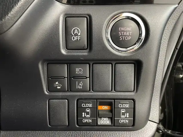 トヨタ ヴォクシー ZS 煌Ⅱ 大阪府 2020(令2)年 2.9万km イナズマスパーキングブラックガラスフレーク 純正10インチナビ/トヨタセーフティセンス/フルセグテレビ/Bluetooth/バックカメラ/フロアマット/両側パワースライドドア/クルーズコントロール/アイドリングストップ/ビルトインETC/LEDヘッドライト/オートハイビーム/前後コーナーセンサー/フルセグテレビ