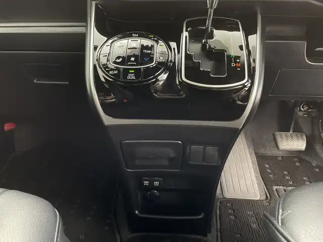 トヨタ ヴォクシー ZS 煌Ⅱ 大阪府 2020(令2)年 2.9万km イナズマスパーキングブラックガラスフレーク 純正10インチナビ/トヨタセーフティセンス/フルセグテレビ/Bluetooth/バックカメラ/フロアマット/両側パワースライドドア/クルーズコントロール/アイドリングストップ/ビルトインETC/LEDヘッドライト/オートハイビーム/前後コーナーセンサー/フルセグテレビ