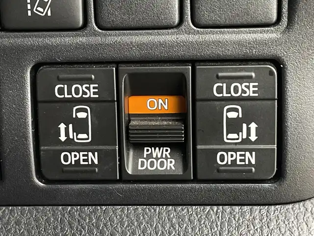 トヨタ ヴォクシー ZS 煌Ⅱ 大阪府 2020(令2)年 2.9万km イナズマスパーキングブラックガラスフレーク 純正10インチナビ/トヨタセーフティセンス/フルセグテレビ/Bluetooth/バックカメラ/フロアマット/両側パワースライドドア/クルーズコントロール/アイドリングストップ/ビルトインETC/LEDヘッドライト/オートハイビーム/前後コーナーセンサー/フルセグテレビ