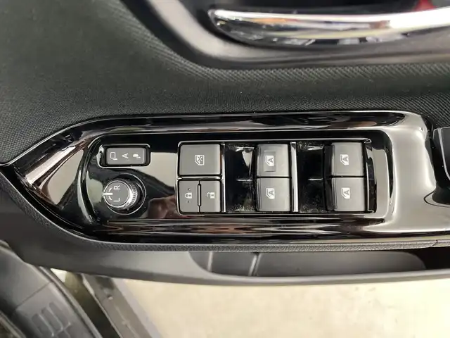 トヨタ ヴォクシー ZS 煌Ⅱ 大阪府 2020(令2)年 2.9万km イナズマスパーキングブラックガラスフレーク 純正10インチナビ/トヨタセーフティセンス/フルセグテレビ/Bluetooth/バックカメラ/フロアマット/両側パワースライドドア/クルーズコントロール/アイドリングストップ/ビルトインETC/LEDヘッドライト/オートハイビーム/前後コーナーセンサー/フルセグテレビ