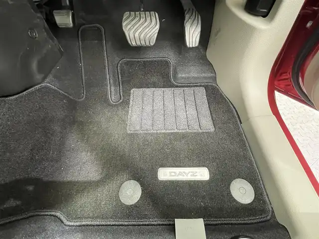 日産 デイズ X 鹿児島県 2024(令6)年 0.4万km スパークリングレッドM 純正9インチディスプレイオーディオ/BT/AppleCarPlay/AndroidAuto/iPod/アラウンドビューモニター/インテリジェントエマージェンシーブレーキ/ステアリングリモコン/前後ドライブレコーダー/オートライト/純正14インチアルミホイール/純正フロアマット/スマートキー