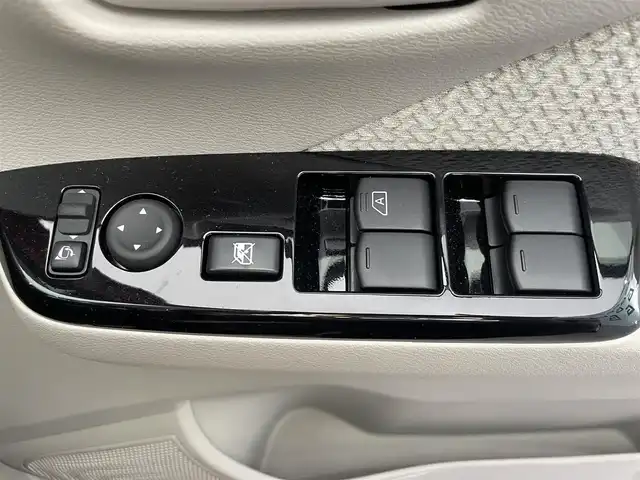 日産 デイズ X 鹿児島県 2024(令6)年 0.4万km スパークリングレッドM 純正9インチディスプレイオーディオ/BT/AppleCarPlay/AndroidAuto/iPod/アラウンドビューモニター/インテリジェントエマージェンシーブレーキ/ステアリングリモコン/前後ドライブレコーダー/オートライト/純正14インチアルミホイール/純正フロアマット/スマートキー