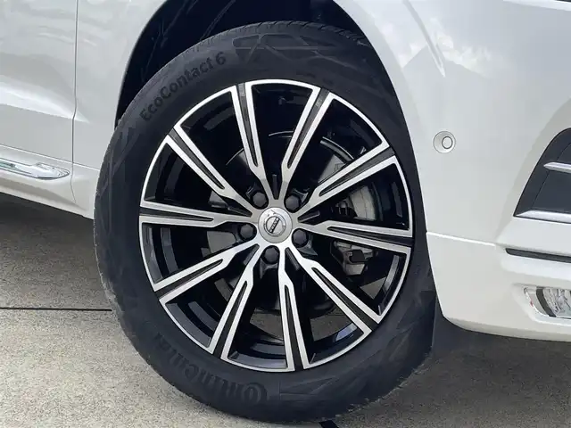 ボルボ ＸＣ６０ B5 AWD インスクリプション 東京都 2021(令3)年 1.6万km クリスタルホワイトP 純正ナビ/TV/360°カメラ/レザーシート/シートヒーター/パワーバックドア/ハーマンカードンサウンド/HUD/アップルカープレイ/ワイヤレス充電/前後ドラレコ/ACC/BSM/レーンキープ/ETC