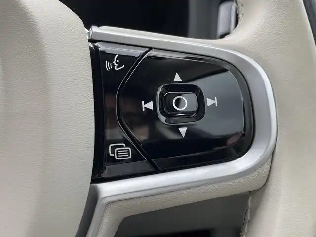 ボルボ ＸＣ６０ B5 AWD インスクリプション 東京都 2021(令3)年 1.6万km クリスタルホワイトP 純正ナビ/TV/360°カメラ/レザーシート/シートヒーター/パワーバックドア/ハーマンカードンサウンド/HUD/アップルカープレイ/ワイヤレス充電/前後ドラレコ/ACC/BSM/レーンキープ/ETC