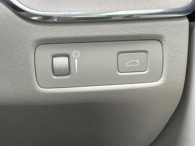 ボルボ ＸＣ６０ B5 AWD インスクリプション 東京都 2021(令3)年 1.6万km クリスタルホワイトP 純正ナビ/TV/360°カメラ/レザーシート/シートヒーター/パワーバックドア/ハーマンカードンサウンド/HUD/アップルカープレイ/ワイヤレス充電/前後ドラレコ/ACC/BSM/レーンキープ/ETC