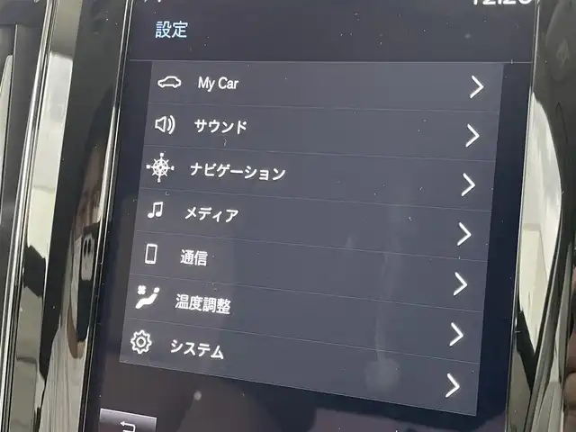 ボルボ ＸＣ６０ B5 AWD インスクリプション 東京都 2021(令3)年 1.6万km クリスタルホワイトP 純正ナビ/TV/360°カメラ/レザーシート/シートヒーター/パワーバックドア/ハーマンカードンサウンド/HUD/アップルカープレイ/ワイヤレス充電/前後ドラレコ/ACC/BSM/レーンキープ/ETC