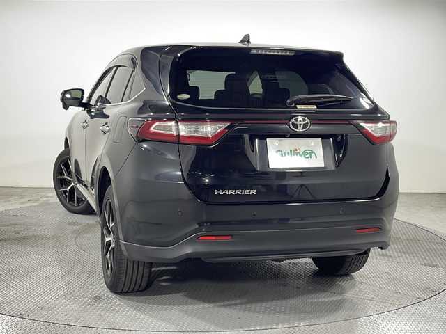 トヨタ ハリアー プレミアム スタイルノアール 広島県 2020(令2)年 3.4万km ブラックマイカ 純正オプション９型ナビ　/バックカメラ　/レーダークルーズコントロール　/フルセグＴＶ　/パワーシート　/コーナーセンサー　/パワーバックドア　/オートハイビーム　/衝突軽減ブレーキ　/ドラレコ　/ETC　/オートライト/純正18インチアルミホイール(235/55/R18)/エアバック（運転席/助手席/サイド）