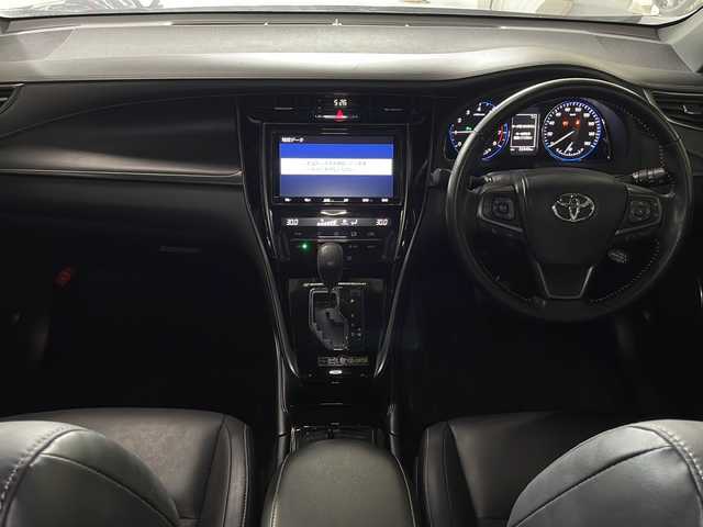 トヨタ ハリアー プレミアム スタイルノアール 広島県 2020(令2)年 3.4万km ブラックマイカ 純正オプション９型ナビ　/バックカメラ　/レーダークルーズコントロール　/フルセグＴＶ　/パワーシート　/コーナーセンサー　/パワーバックドア　/オートハイビーム　/衝突軽減ブレーキ　/ドラレコ　/ETC　/オートライト/純正18インチアルミホイール(235/55/R18)/エアバック（運転席/助手席/サイド）