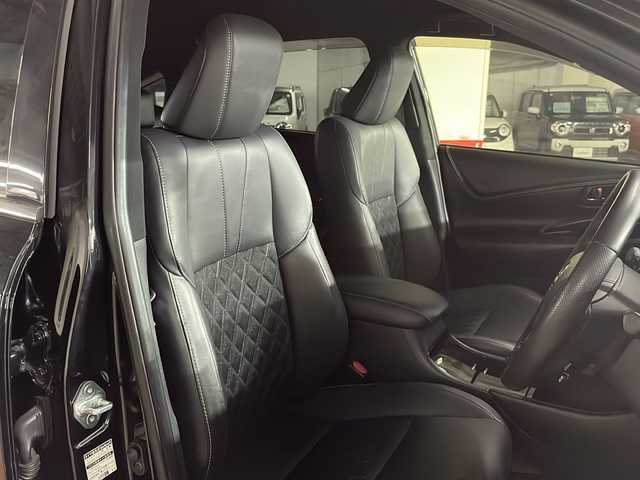 トヨタ ハリアー プレミアム スタイルノアール 広島県 2020(令2)年 3.4万km ブラックマイカ 純正オプション９型ナビ　/バックカメラ　/レーダークルーズコントロール　/フルセグＴＶ　/パワーシート　/コーナーセンサー　/パワーバックドア　/オートハイビーム　/衝突軽減ブレーキ　/ドラレコ　/ETC　/オートライト/純正18インチアルミホイール(235/55/R18)/エアバック（運転席/助手席/サイド）