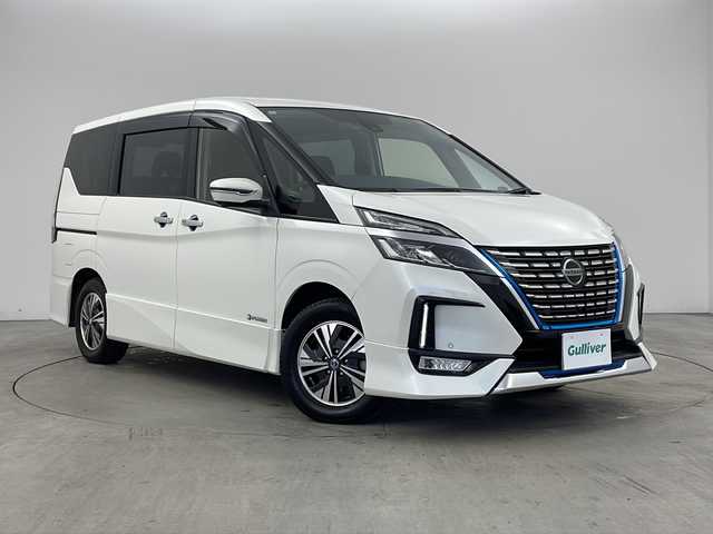 日産 セレナ e－パワー ハイウェイスター V 兵庫県 2020(令2)年 3万km ブリリアントホワイトパール ・ワンオーナー車/・純正ナビ/CD/DVD/SD/TV/Bluetooth/・フリップダウンモニター/・ビルトインETC/・アラウンドビューモニター/・両側パワースライドドア/・エマージェンシーブレーキ/・車線逸脱防止支援/・車線逸脱警報/・後側方車両検知警報/・後側方衝突防止支援/・後退時車両検知機能/・フロント＆バックソナー/・クルーズコントロール/・ＬＥＤヘッドライト/・アダプティブＬＥＤヘッドライトシステム/・純正フロアマット/・純正アルミホイール/・インテリジェントキー/・プッシュスタート/・社外マフラー/・フロントエアロ