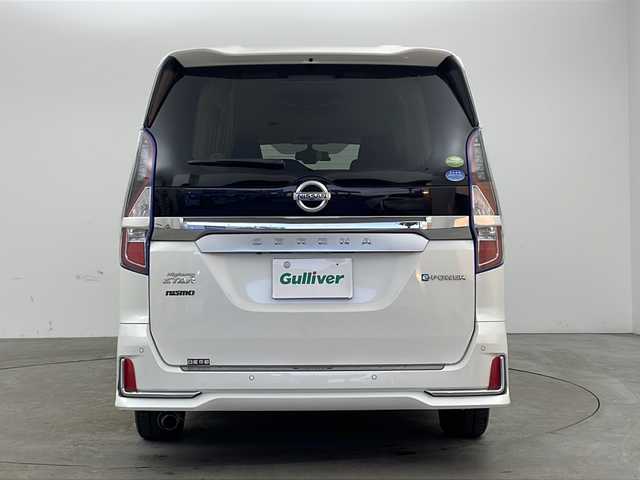 日産 セレナ e－パワー ハイウェイスター V 兵庫県 2020(令2)年 3万km ブリリアントホワイトパール ・ワンオーナー車/・純正ナビ/CD/DVD/SD/TV/Bluetooth/・フリップダウンモニター/・ビルトインETC/・アラウンドビューモニター/・両側パワースライドドア/・エマージェンシーブレーキ/・車線逸脱防止支援/・車線逸脱警報/・後側方車両検知警報/・後側方衝突防止支援/・後退時車両検知機能/・フロント＆バックソナー/・クルーズコントロール/・ＬＥＤヘッドライト/・アダプティブＬＥＤヘッドライトシステム/・純正フロアマット/・純正アルミホイール/・インテリジェントキー/・プッシュスタート/・社外マフラー/・フロントエアロ