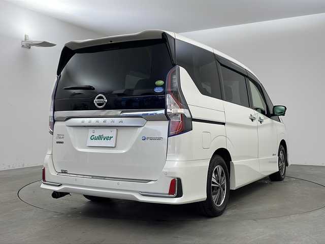 日産 セレナ e－パワー ハイウェイスター V 兵庫県 2020(令2)年 3万km ブリリアントホワイトパール ・ワンオーナー車/・純正ナビ/CD/DVD/SD/TV/Bluetooth/・フリップダウンモニター/・ビルトインETC/・アラウンドビューモニター/・両側パワースライドドア/・エマージェンシーブレーキ/・車線逸脱防止支援/・車線逸脱警報/・後側方車両検知警報/・後側方衝突防止支援/・後退時車両検知機能/・フロント＆バックソナー/・クルーズコントロール/・ＬＥＤヘッドライト/・アダプティブＬＥＤヘッドライトシステム/・純正フロアマット/・純正アルミホイール/・インテリジェントキー/・プッシュスタート/・社外マフラー/・フロントエアロ