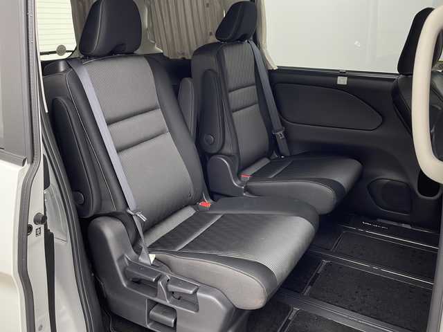 日産 セレナ e－パワー ハイウェイスター V 兵庫県 2020(令2)年 3万km ブリリアントホワイトパール ・ワンオーナー車/・純正ナビ/CD/DVD/SD/TV/Bluetooth/・フリップダウンモニター/・ビルトインETC/・アラウンドビューモニター/・両側パワースライドドア/・エマージェンシーブレーキ/・車線逸脱防止支援/・車線逸脱警報/・後側方車両検知警報/・後側方衝突防止支援/・後退時車両検知機能/・フロント＆バックソナー/・クルーズコントロール/・ＬＥＤヘッドライト/・アダプティブＬＥＤヘッドライトシステム/・純正フロアマット/・純正アルミホイール/・インテリジェントキー/・プッシュスタート/・社外マフラー/・フロントエアロ