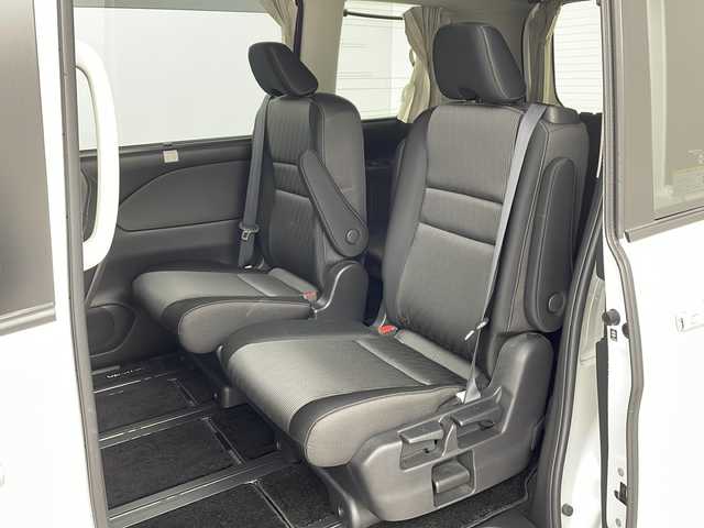 日産 セレナ e－パワー ハイウェイスター V 兵庫県 2020(令2)年 3万km ブリリアントホワイトパール ・ワンオーナー車/・純正ナビ/CD/DVD/SD/TV/Bluetooth/・フリップダウンモニター/・ビルトインETC/・アラウンドビューモニター/・両側パワースライドドア/・エマージェンシーブレーキ/・車線逸脱防止支援/・車線逸脱警報/・後側方車両検知警報/・後側方衝突防止支援/・後退時車両検知機能/・フロント＆バックソナー/・クルーズコントロール/・ＬＥＤヘッドライト/・アダプティブＬＥＤヘッドライトシステム/・純正フロアマット/・純正アルミホイール/・インテリジェントキー/・プッシュスタート/・社外マフラー/・フロントエアロ