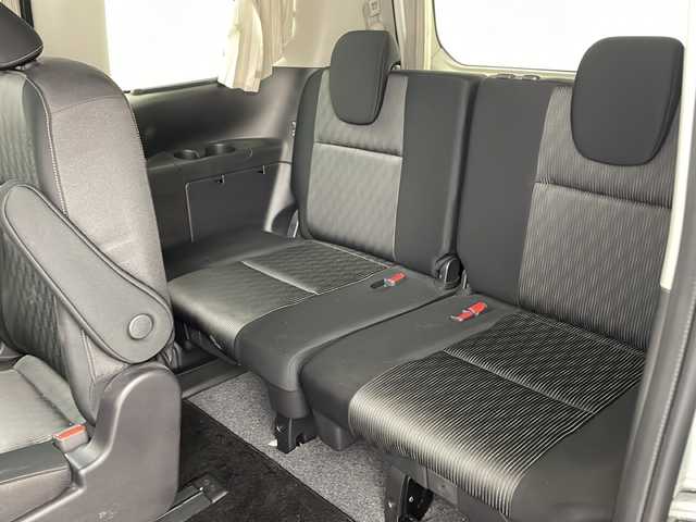 日産 セレナ e－パワー ハイウェイスター V 兵庫県 2020(令2)年 3万km ブリリアントホワイトパール ・ワンオーナー車/・純正ナビ/CD/DVD/SD/TV/Bluetooth/・フリップダウンモニター/・ビルトインETC/・アラウンドビューモニター/・両側パワースライドドア/・エマージェンシーブレーキ/・車線逸脱防止支援/・車線逸脱警報/・後側方車両検知警報/・後側方衝突防止支援/・後退時車両検知機能/・フロント＆バックソナー/・クルーズコントロール/・ＬＥＤヘッドライト/・アダプティブＬＥＤヘッドライトシステム/・純正フロアマット/・純正アルミホイール/・インテリジェントキー/・プッシュスタート/・社外マフラー/・フロントエアロ