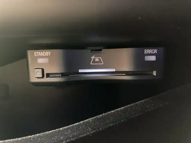 メルセデス・ベンツ Ｍ・ベンツ ＧＬＣ２２０ d 4マチック 熊本県 2023(令5)年 0.7万km ポーラホワイト ・スマートキー/・プッシュスタート/・DSR/・アクティブディスタンスアシスト/・アクティブステアリングアシスト/・アクティブレーンチェンジアシスト/・アクティブブレーキアシスト/・アクティブレーンアシスト/・トラフィックサインアシスト/・ブラインドスポットモニター/・アテンションアシスト/・パーキングアシスト/・クルーズコントロール(追従式)/・黒革シート/・前席パワーシート/・純正HDDナビ/　【Bluetooth・USB・AppleCarPlay・AndroidAuto】/・フルセグTV/・全方位カメラ/・ETC/・パワーバックドア/・LEDヘッドランプ/・純正マット