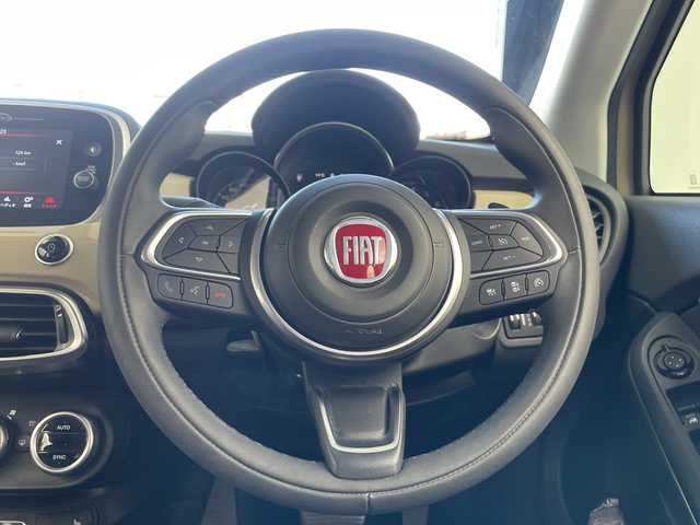 フィアット ５００Ｘ クロス 奈良県 2019(令1)年 2.5万km ベージュ 純正モニター付きオーディオ/USB BT AUX FM AM/バックカメラ/ETC/レーダークルーズコントロール/レーンアシスト/コーナーセンサー/電子パーキング/ドライブレコーダー/LEDヘッドライト/LEDフォグライト/オートライト/レザーシート/パワーシート/シートヒーター/ステアリングリモコン/ルーフレール/スマートキー/プッシュスタート