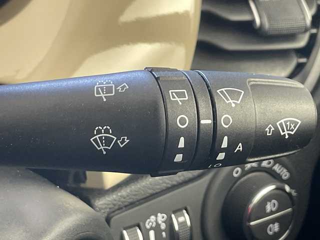 フィアット ５００Ｘ クロス 奈良県 2019(令1)年 2.5万km ベージュ 純正モニター付きオーディオ/USB BT AUX FM AM/バックカメラ/ETC/レーダークルーズコントロール/レーンアシスト/コーナーセンサー/電子パーキング/ドライブレコーダー/LEDヘッドライト/LEDフォグライト/オートライト/レザーシート/パワーシート/シートヒーター/ステアリングリモコン/ルーフレール/スマートキー/プッシュスタート