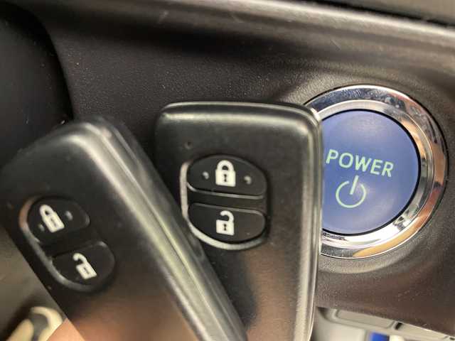 トヨタ アクア S スタイルブラック 群馬県 2019(平31)年 1.9万km ダークブルーマイカ 純正ナビ　バックカメラ　フルセグTV　Bluetooth接続　スマートキー　プッシュスタートボタン　衝突被害軽減ブレーキ　レーンアシスト　オートマチックハイビーム　ビルトインETC２．０　禁煙車