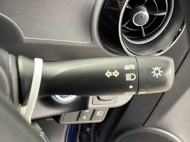 トヨタ アクア S スタイルブラック 群馬県 2019(平31)年 1.9万km ダークブルーマイカ 純正ナビ　バックカメラ　フルセグTV　Bluetooth接続　スマートキー　プッシュスタートボタン　衝突被害軽減ブレーキ　レーンアシスト　オートマチックハイビーム　ビルトインETC２．０　禁煙車