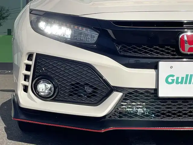 ホンダ シビック タイプR 和歌山県 2018(平30)年 4.8万km チャンピオンシップホワイト 社外ディスプレイオーディオ/Bluetooth/CD/DVD/バックカメラ/ビルトインETC/ドライブレコーダー/レーダー探知機/クルーズコントロール/パーキングソナー/革巻きステアリング/純正バケットシート/電動パーキングブレーキ/ブレーキホールド/ドライブモードセレクト/LEDヘッドライト/フォグランプ/オートライト/純正20インチAW/三本出マフラー/大型ウイング/プッシュスタート/スマートキー/スペアキー