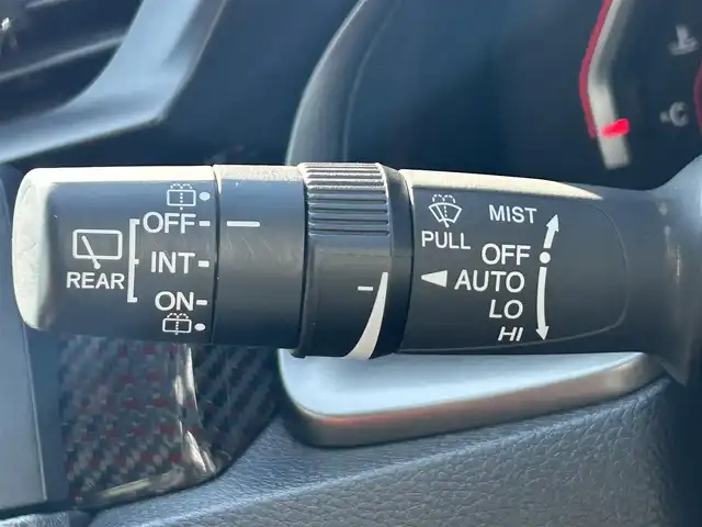 ホンダ シビック タイプR 和歌山県 2018(平30)年 4.8万km チャンピオンシップホワイト 社外ディスプレイオーディオ/Bluetooth/CD/DVD/バックカメラ/ビルトインETC/ドライブレコーダー/レーダー探知機/クルーズコントロール/パーキングソナー/革巻きステアリング/純正バケットシート/電動パーキングブレーキ/ブレーキホールド/ドライブモードセレクト/LEDヘッドライト/フォグランプ/オートライト/純正20インチAW/三本出マフラー/大型ウイング/プッシュスタート/スマートキー/スペアキー