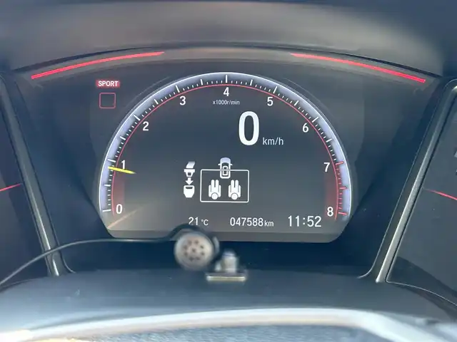 ホンダ シビック タイプR 和歌山県 2018(平30)年 4.8万km チャンピオンシップホワイト 社外ディスプレイオーディオ/Bluetooth/CD/DVD/バックカメラ/ビルトインETC/ドライブレコーダー/レーダー探知機/クルーズコントロール/パーキングソナー/革巻きステアリング/純正バケットシート/電動パーキングブレーキ/ブレーキホールド/ドライブモードセレクト/LEDヘッドライト/フォグランプ/オートライト/純正20インチAW/三本出マフラー/大型ウイング/プッシュスタート/スマートキー/スペアキー