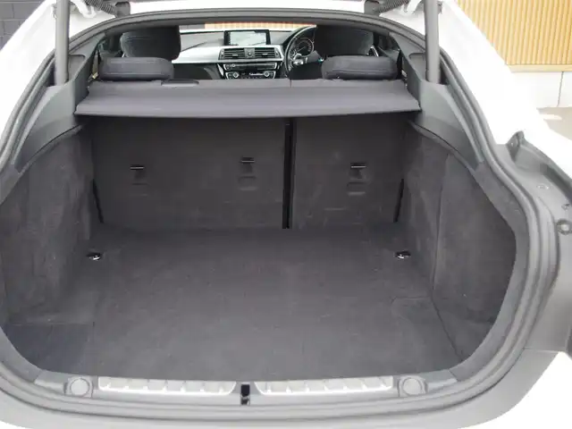 ＢＭＷ ４２０ｉ グランクーペ Mスポーツ 埼玉県 2019(平31)年 4.7万km アルピンホワイトⅢ インテリジェントセーフティー/レーンキープアシスト/アダプティブクルーズコントロール/BSM/コンフォートアクセス/パドルシフト/コーナーセンサー/バックカメラ/フルセグテレビ/ドライブレコーダー/シートヒーター/パワーシート/パワーバックドア