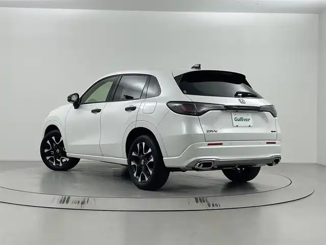 ホンダ ＺＲ－Ｖ ハイブリッド e:HEV Z 埼玉県 2024(令6)年 0.6万km プラチナホワイトパール Honda　CONNECT 9インチナビディスプレー/地デジフルセグ/ホンダセンシング　/ブラック本革シート　/運転席8ウェイ助手席4ウェイパワーシート　/運転席＆助手席シートヒーター/ハンズフリーアクセスパワーテールゲート/BOSEプレミアムサウンドシステム　/後退出庫サポート/マルチビューカメラシステム　/ブラインドスポットインフォメーション　/ETC2.0車載器ナビ連動/ワイヤレス充電器/純正ドライブレコーダー前後/LEDヘッドライト/前後コーナーセンサー/純正18インチアルミホイール