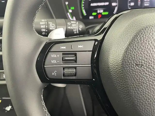 ホンダ ＺＲ－Ｖ ハイブリッド e:HEV Z 埼玉県 2024(令6)年 0.6万km プラチナホワイトパール Honda　CONNECT 9インチナビディスプレー/地デジフルセグ/ホンダセンシング　/ブラック本革シート　/運転席8ウェイ助手席4ウェイパワーシート　/運転席＆助手席シートヒーター/ハンズフリーアクセスパワーテールゲート/BOSEプレミアムサウンドシステム　/後退出庫サポート/マルチビューカメラシステム　/ブラインドスポットインフォメーション　/ETC2.0車載器ナビ連動/ワイヤレス充電器/純正ドライブレコーダー前後/LEDヘッドライト/前後コーナーセンサー/純正18インチアルミホイール