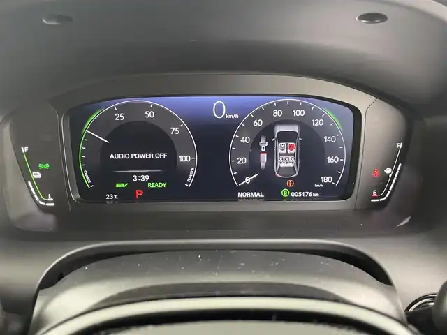 ホンダ ＺＲ－Ｖ ハイブリッド e:HEV Z 埼玉県 2024(令6)年 0.6万km プラチナホワイトパール Honda　CONNECT 9インチナビディスプレー/地デジフルセグ/ホンダセンシング　/ブラック本革シート　/運転席8ウェイ助手席4ウェイパワーシート　/運転席＆助手席シートヒーター/ハンズフリーアクセスパワーテールゲート/BOSEプレミアムサウンドシステム　/後退出庫サポート/マルチビューカメラシステム　/ブラインドスポットインフォメーション　/ETC2.0車載器ナビ連動/ワイヤレス充電器/純正ドライブレコーダー前後/LEDヘッドライト/前後コーナーセンサー/純正18インチアルミホイール